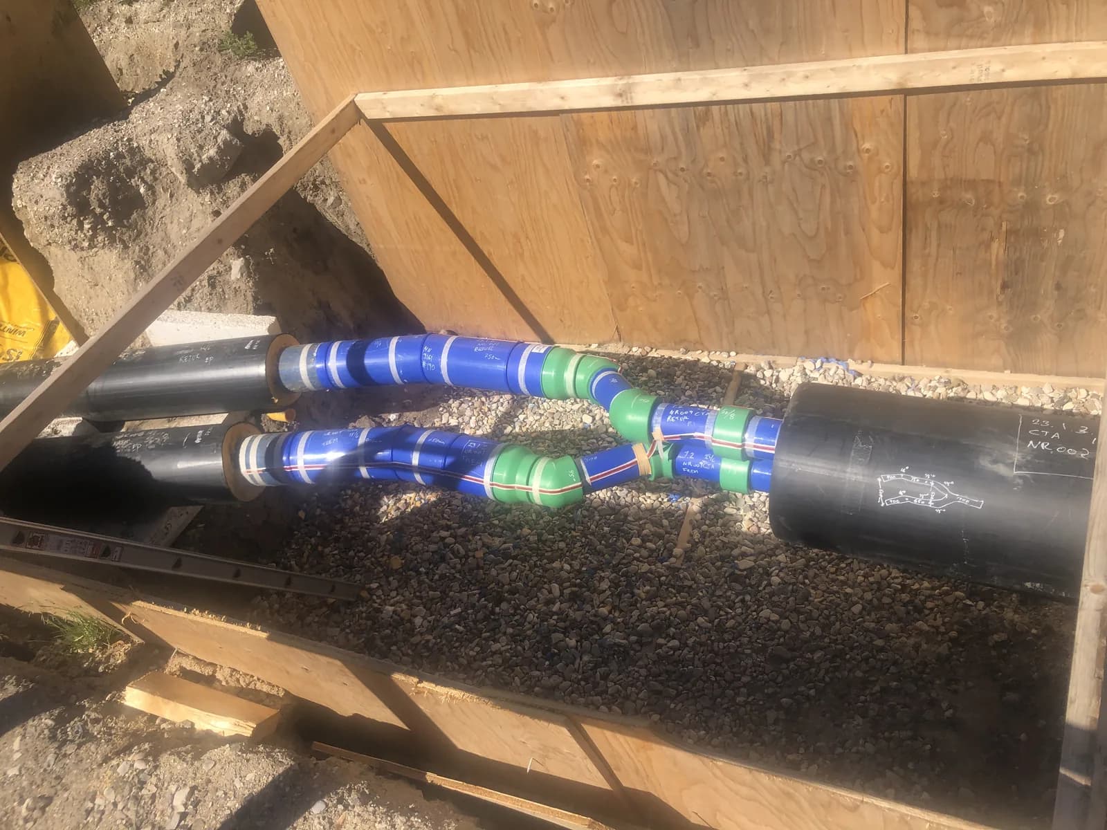 Veksø (Danimarka) bölgesel ısıtma projesinde aquatherm energy twin boruların döşenmesi
