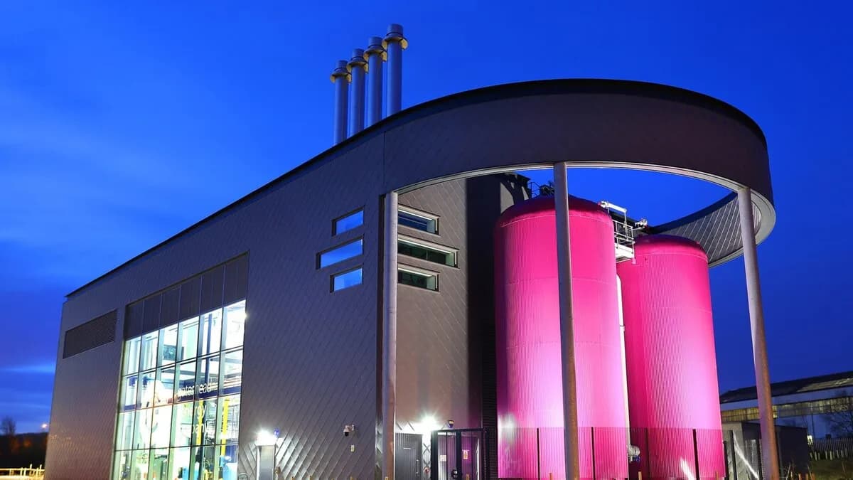 Gateshead enerji merkezi — gömülü ön yalıtımlı aquatherm hattı
