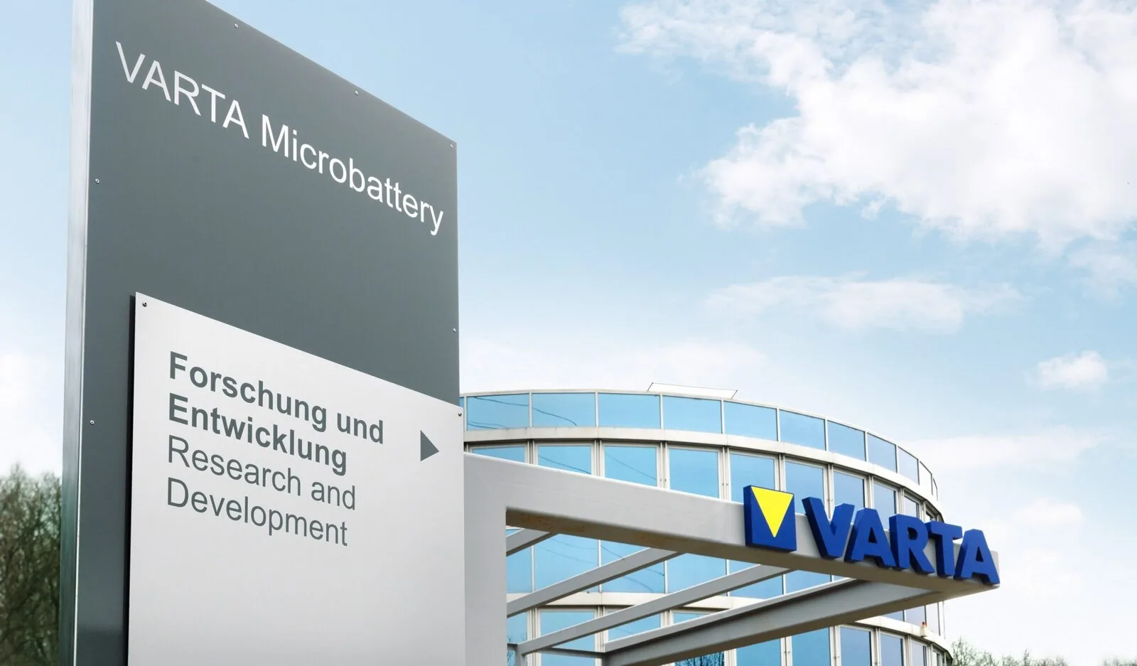 VARTA AG tesisinde aquatherm blue soğutma ve vakum hatları (foto: Varta AG, kaynak: aquatherm.de)